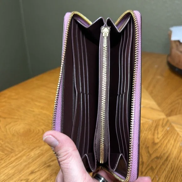 *HTF COLOR* COACH Accordion Zip Wallet With Wristlet Strap - Picture 11 of 16